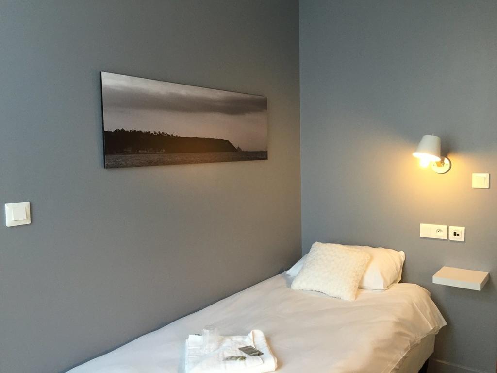 Au Bout Du Quai Hotel
